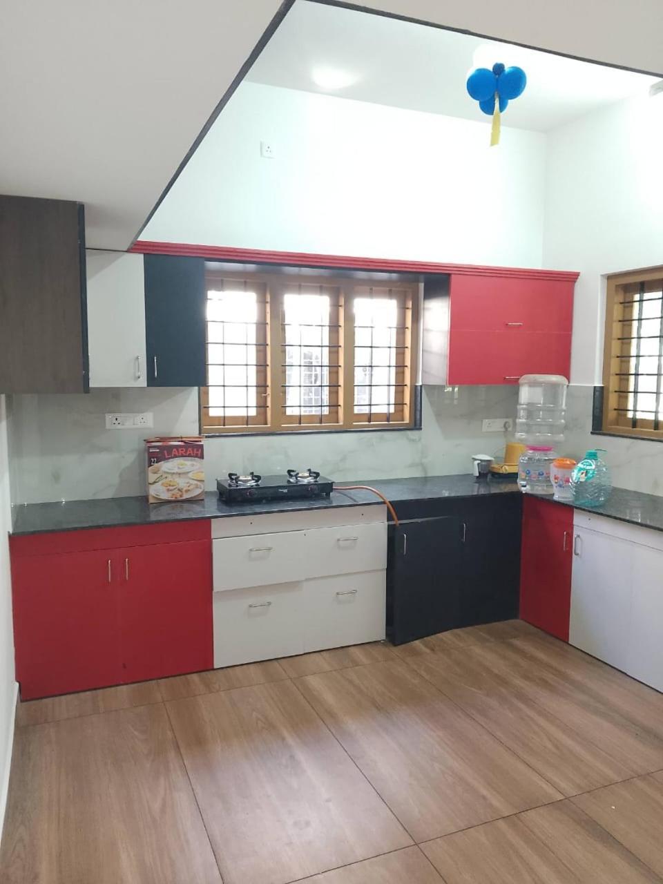 טקאדי Ashvis Cottage מראה חיצוני תמונה